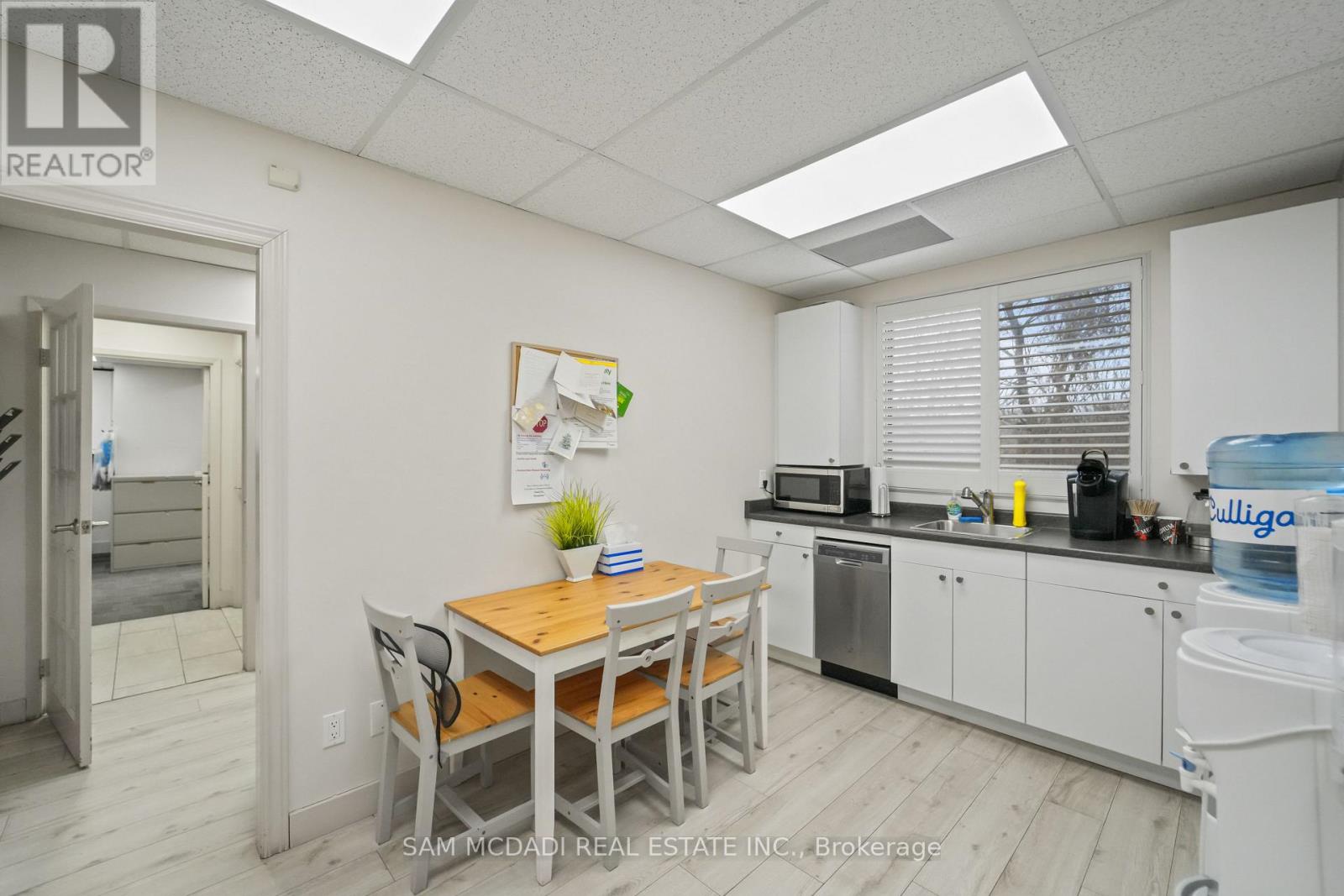 1645 Dundas Street W Property Photo 18