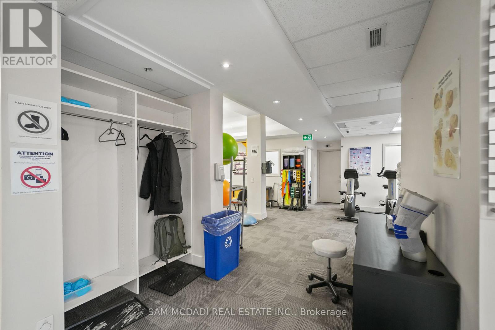 1645 Dundas Street W Property Photo 24