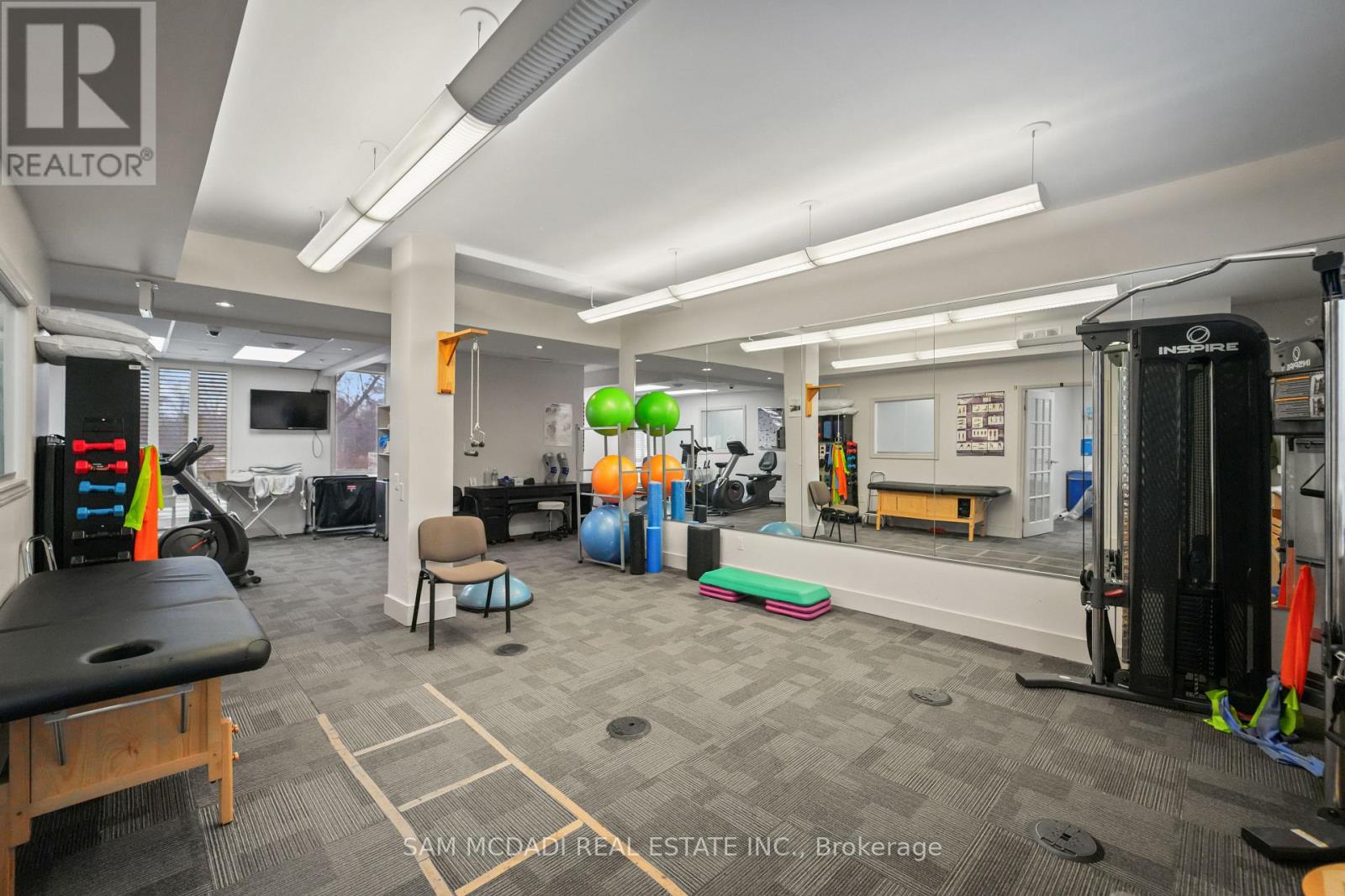 1645 Dundas Street W Property Photo 26