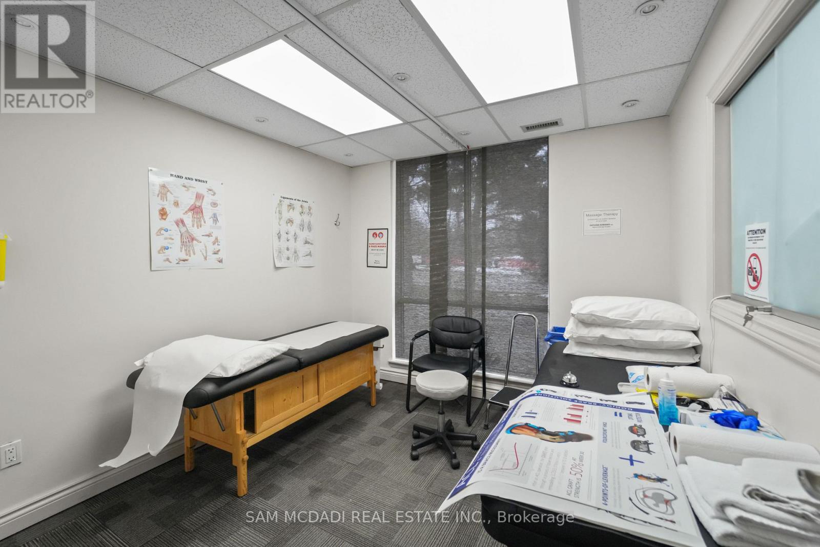1645 Dundas Street W Property Photo 30