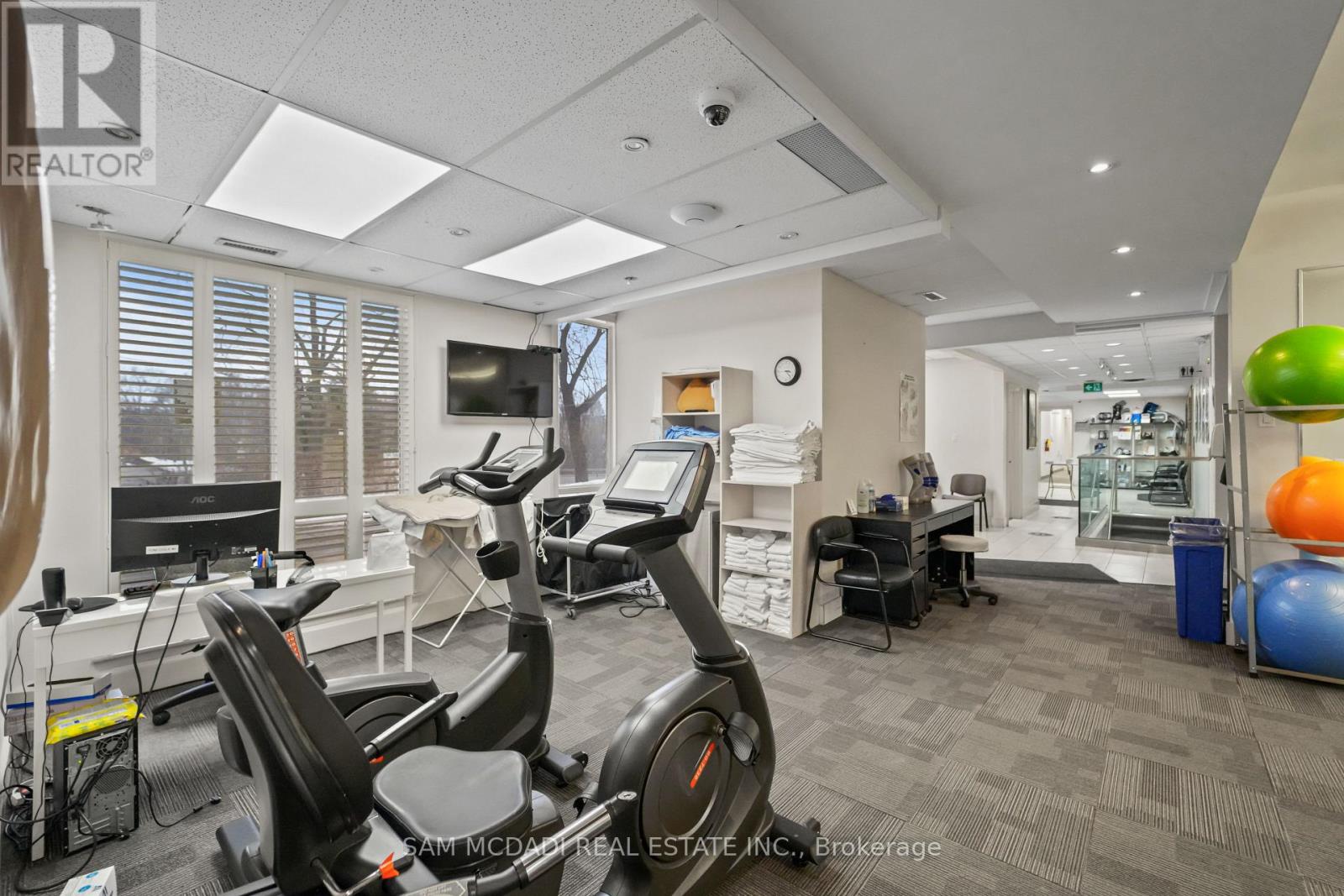 1645 Dundas Street W Property Photo 31