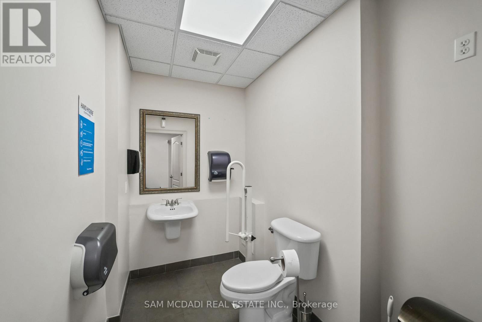 1645 Dundas Street W Property Photo 34