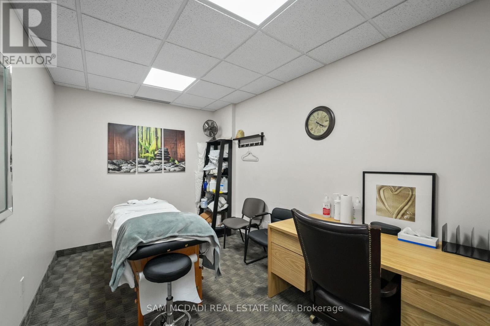 1645 Dundas Street W Property Photo 37