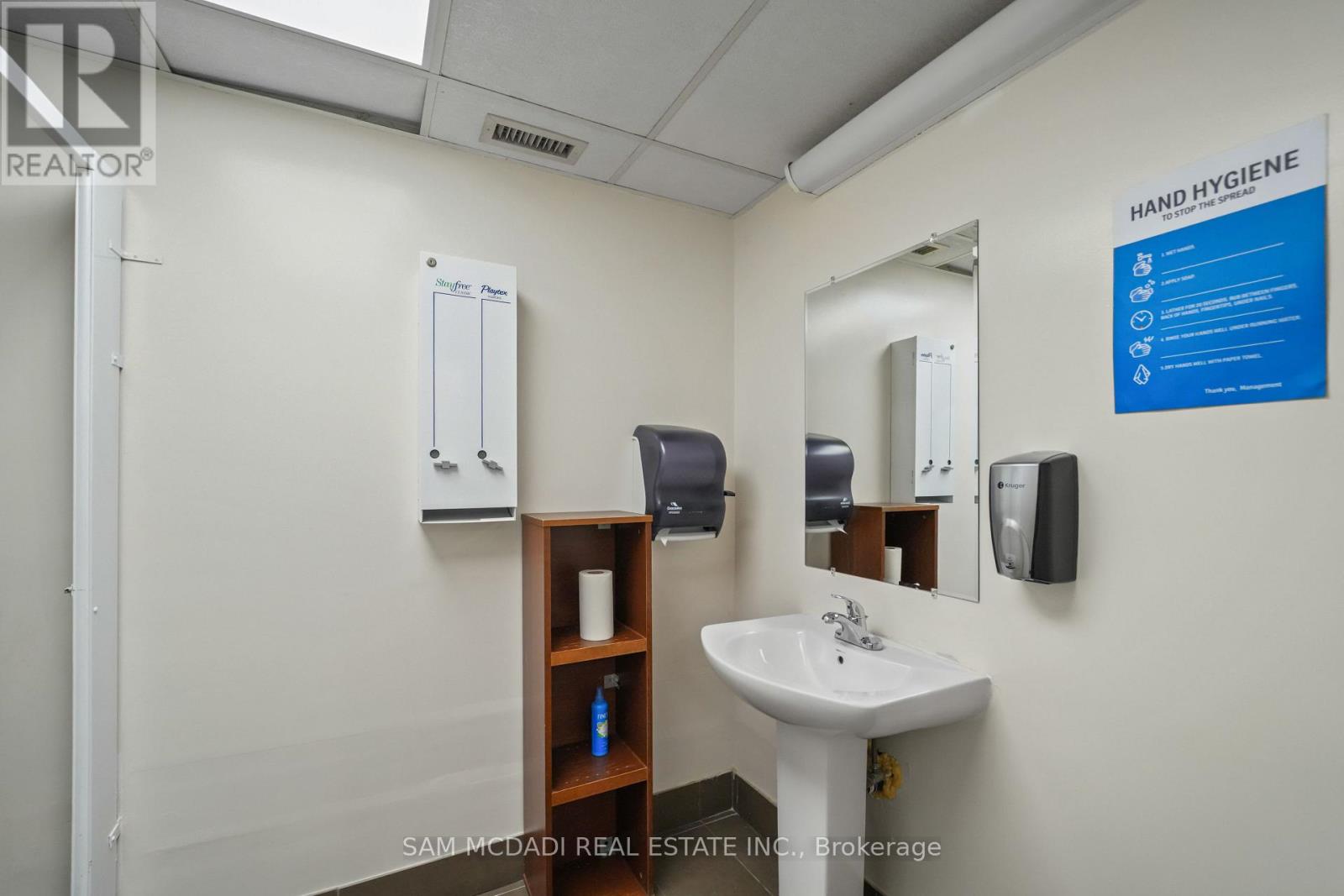 1645 Dundas Street W Property Photo 40