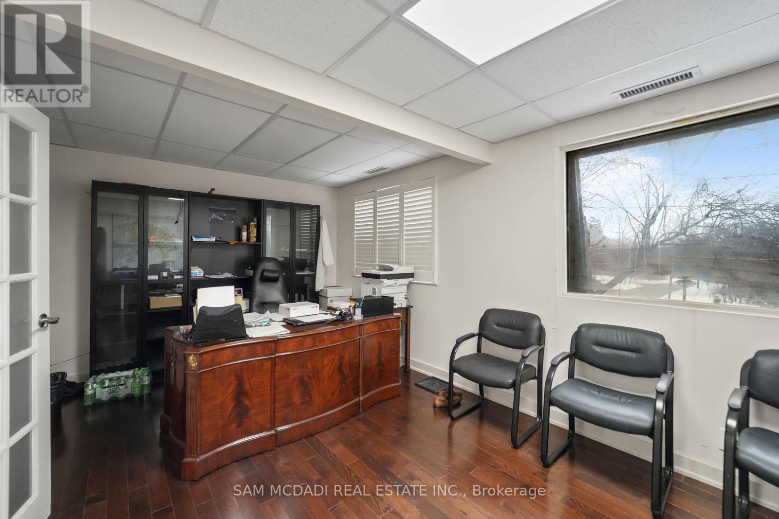 1645 Dundas Street W Property Photo 45