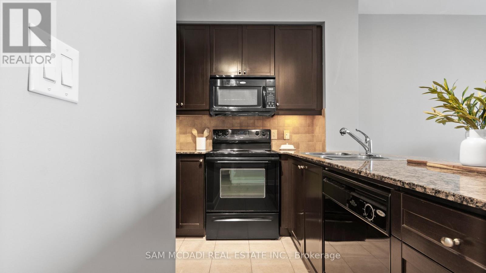 1805 - 80 Absolute Avenue S Property Photo 9