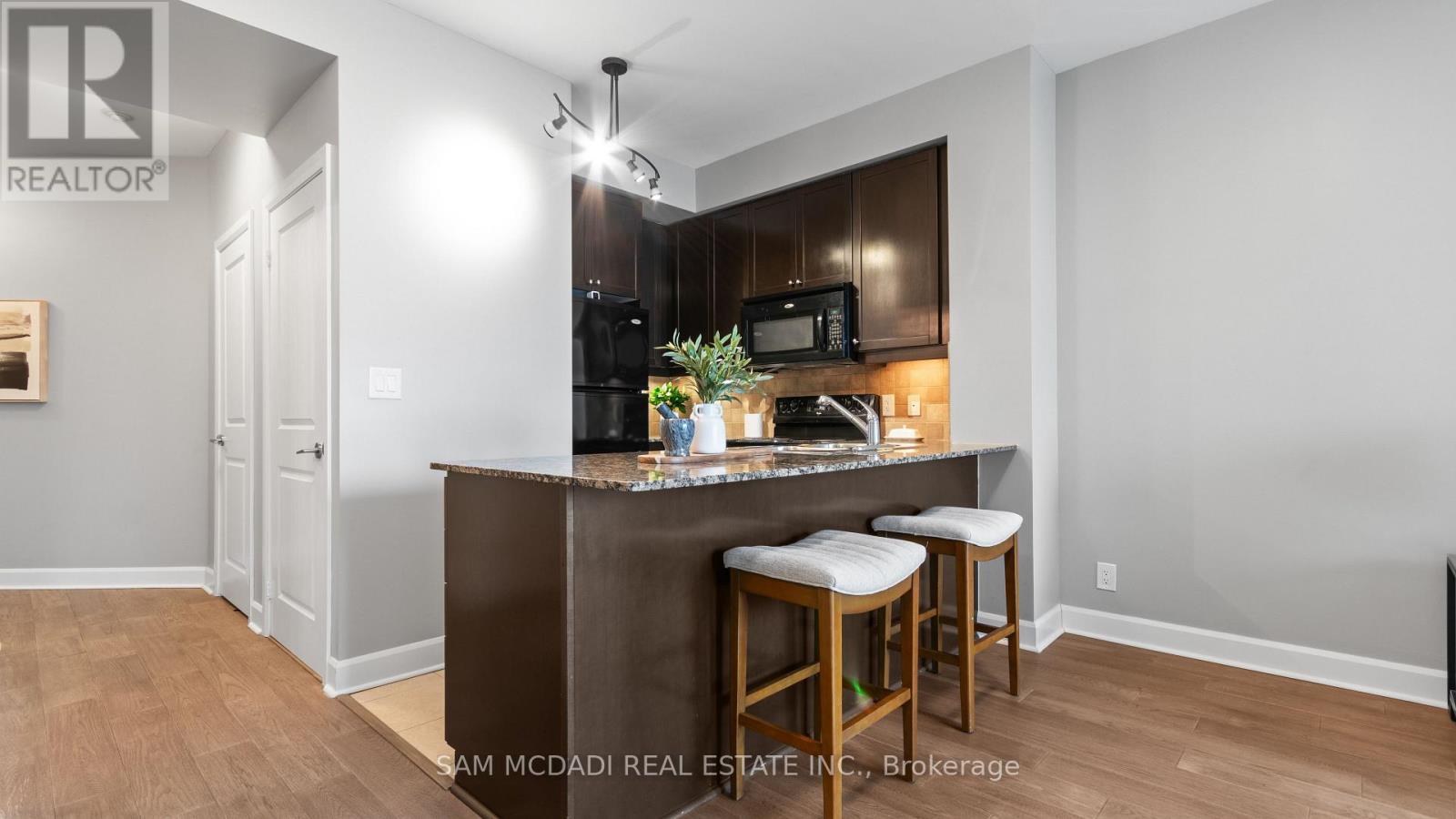1805 - 80 Absolute Avenue S Property Photo 11