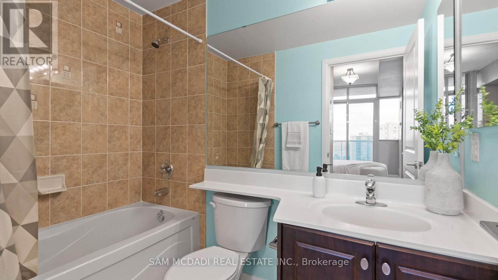 1805 - 80 Absolute Avenue S Property Photo 24