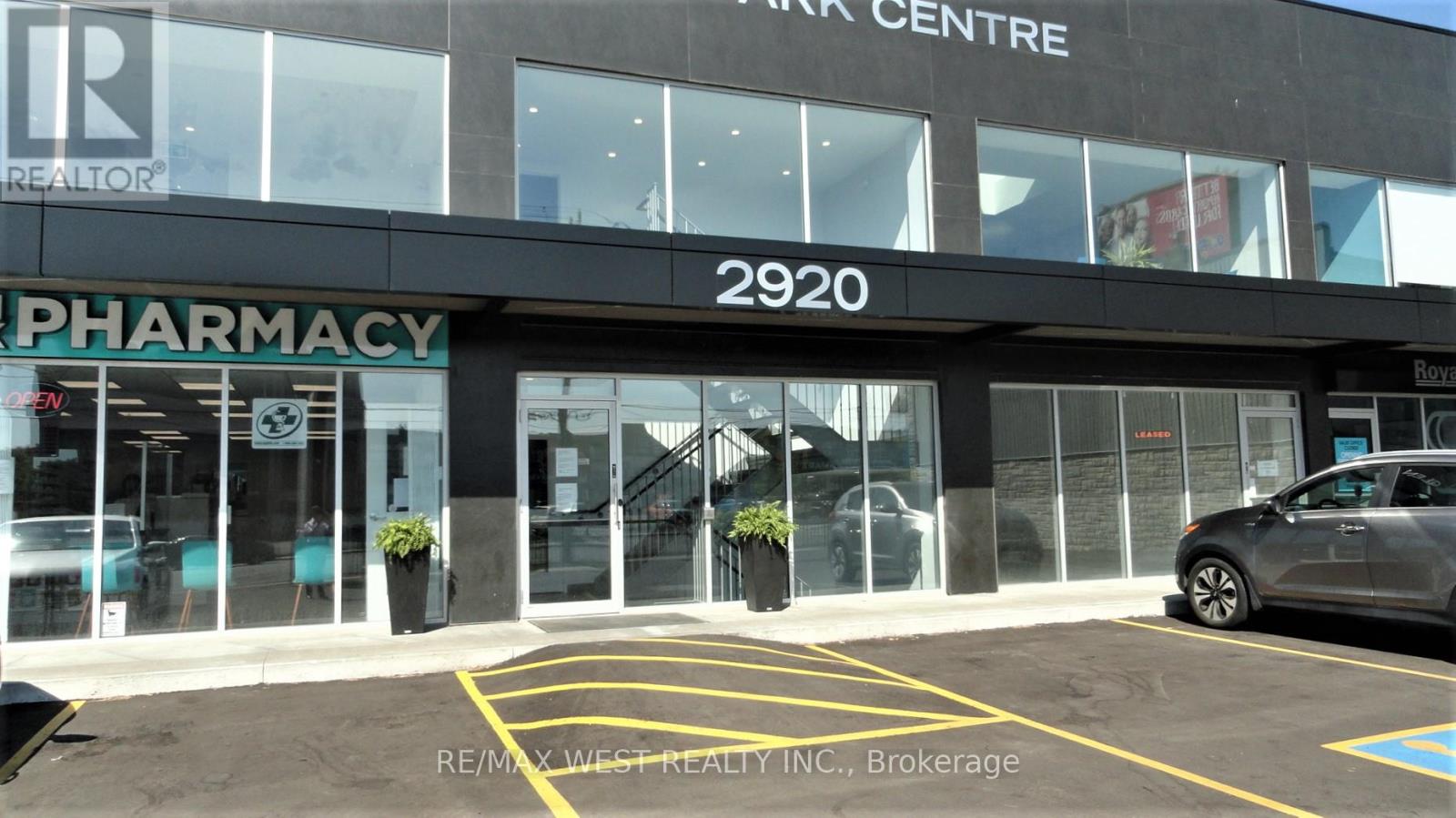 Ll1 - 2920 Dufferin Street Property Photo 10