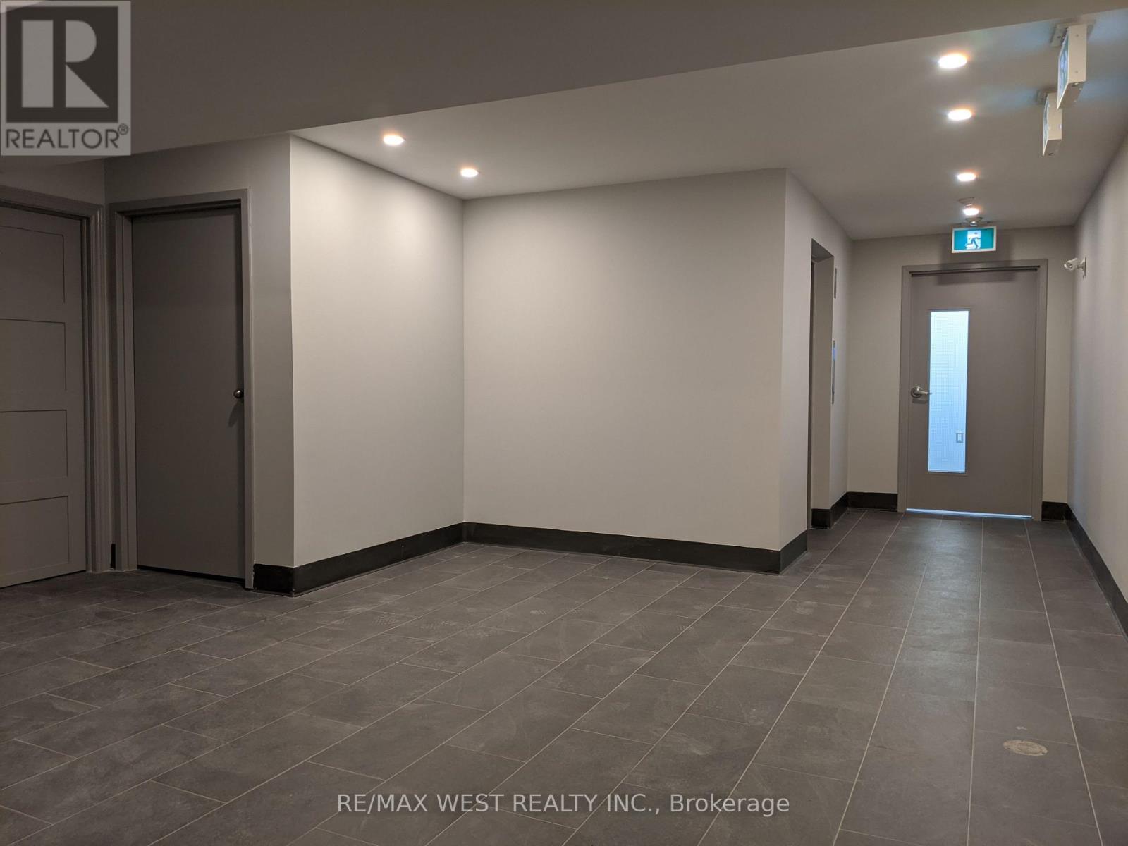 Ll1 - 2920 Dufferin Street Property Photo 15