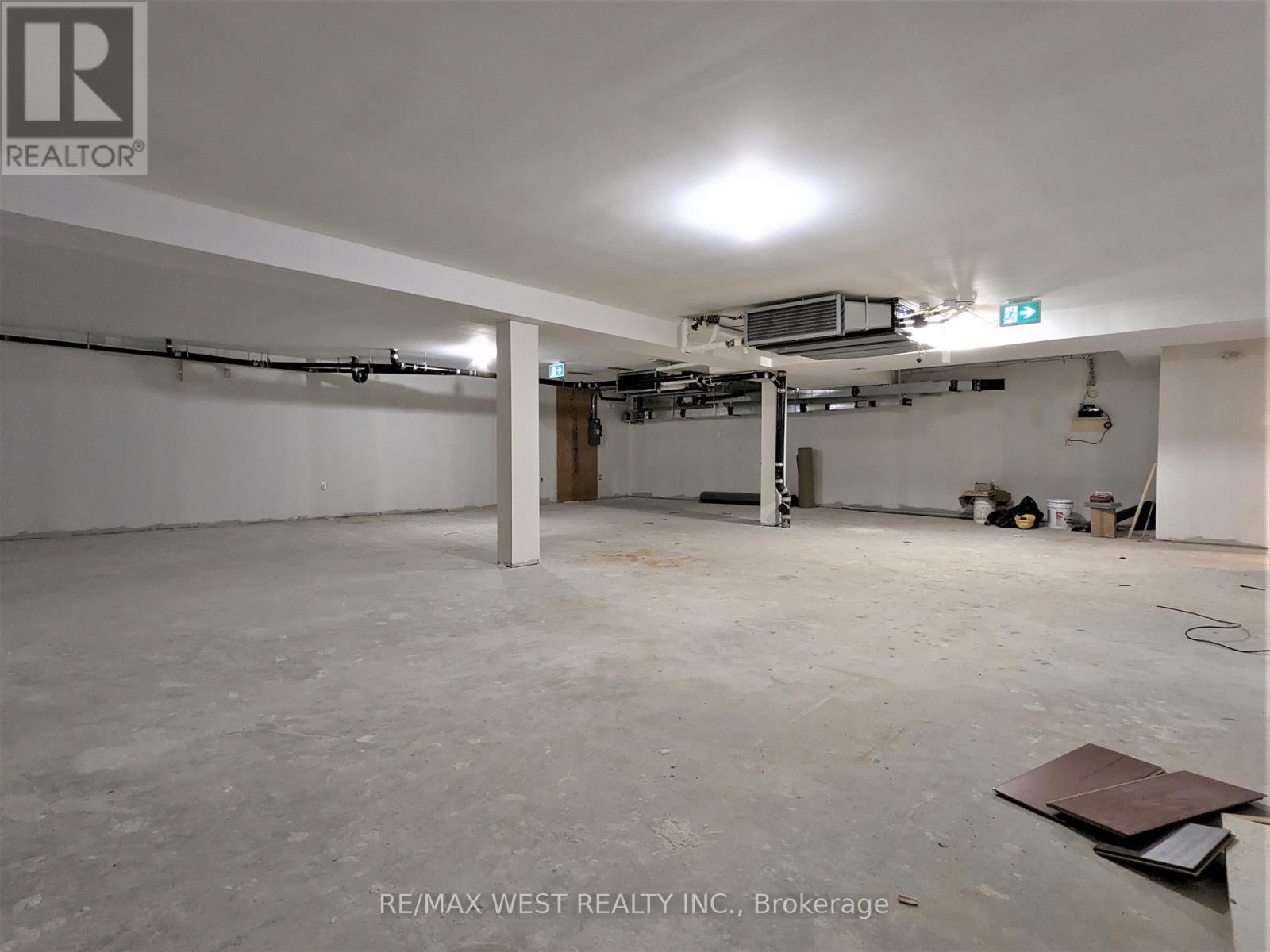 Ll1 - 2920 Dufferin Street Property Photo 17