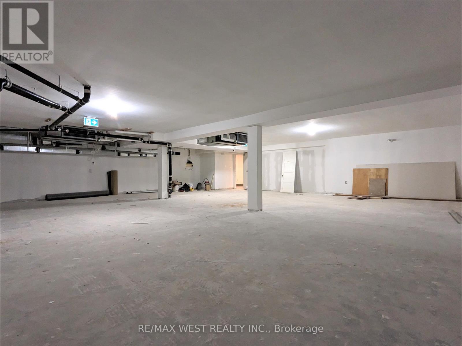 Ll1 - 2920 Dufferin Street Property Photo 18