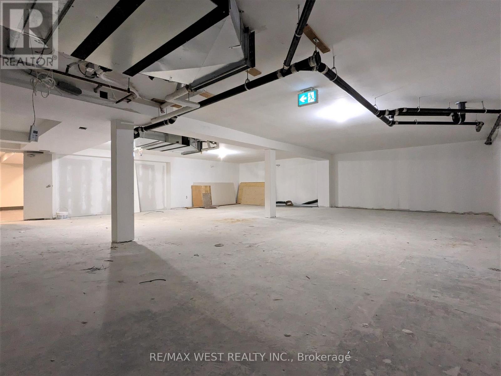 Ll1 - 2920 Dufferin Street Property Photo 19