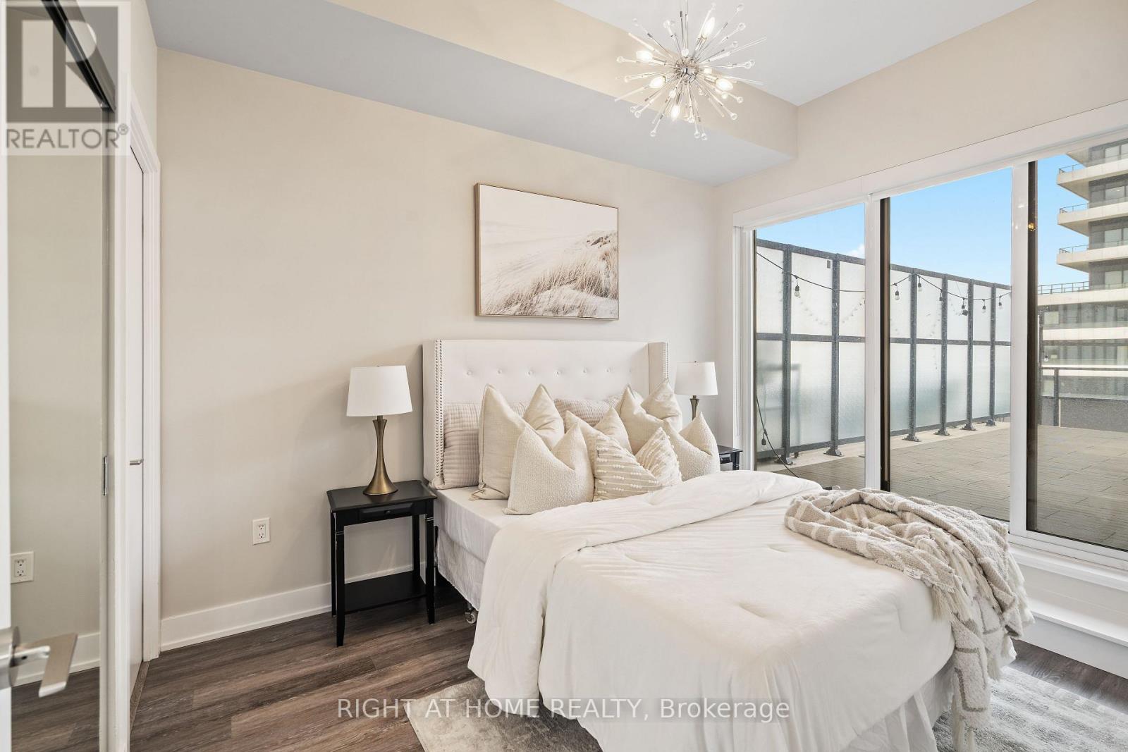 329 - 30 Shore Breeze Drive Property Photo 8