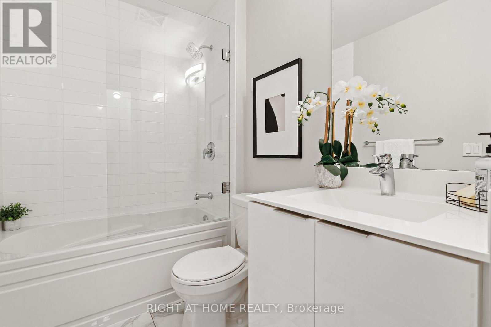 329 - 30 Shore Breeze Drive Property Photo 9