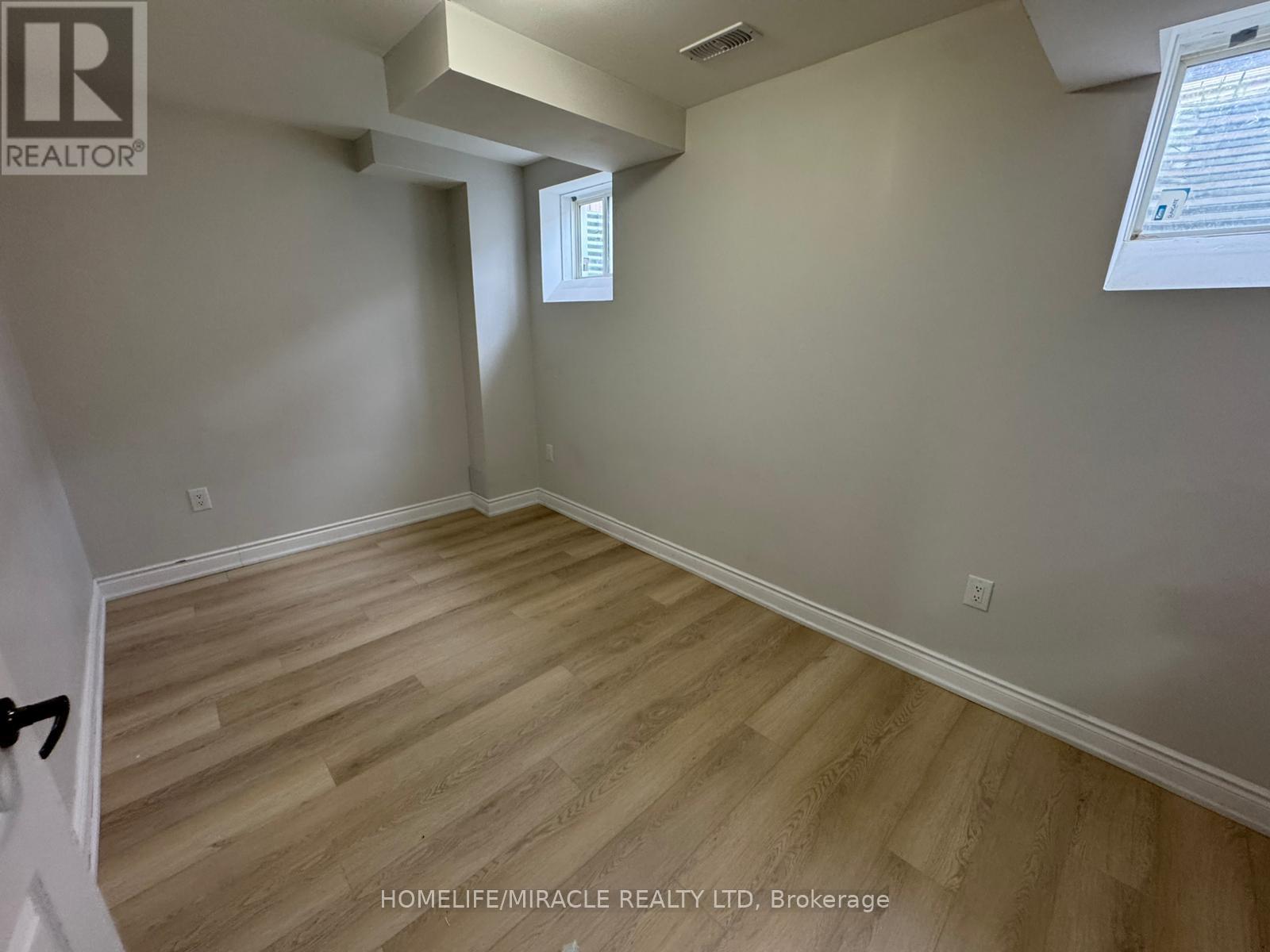40 Eberly Woods Drive Property Photo 6