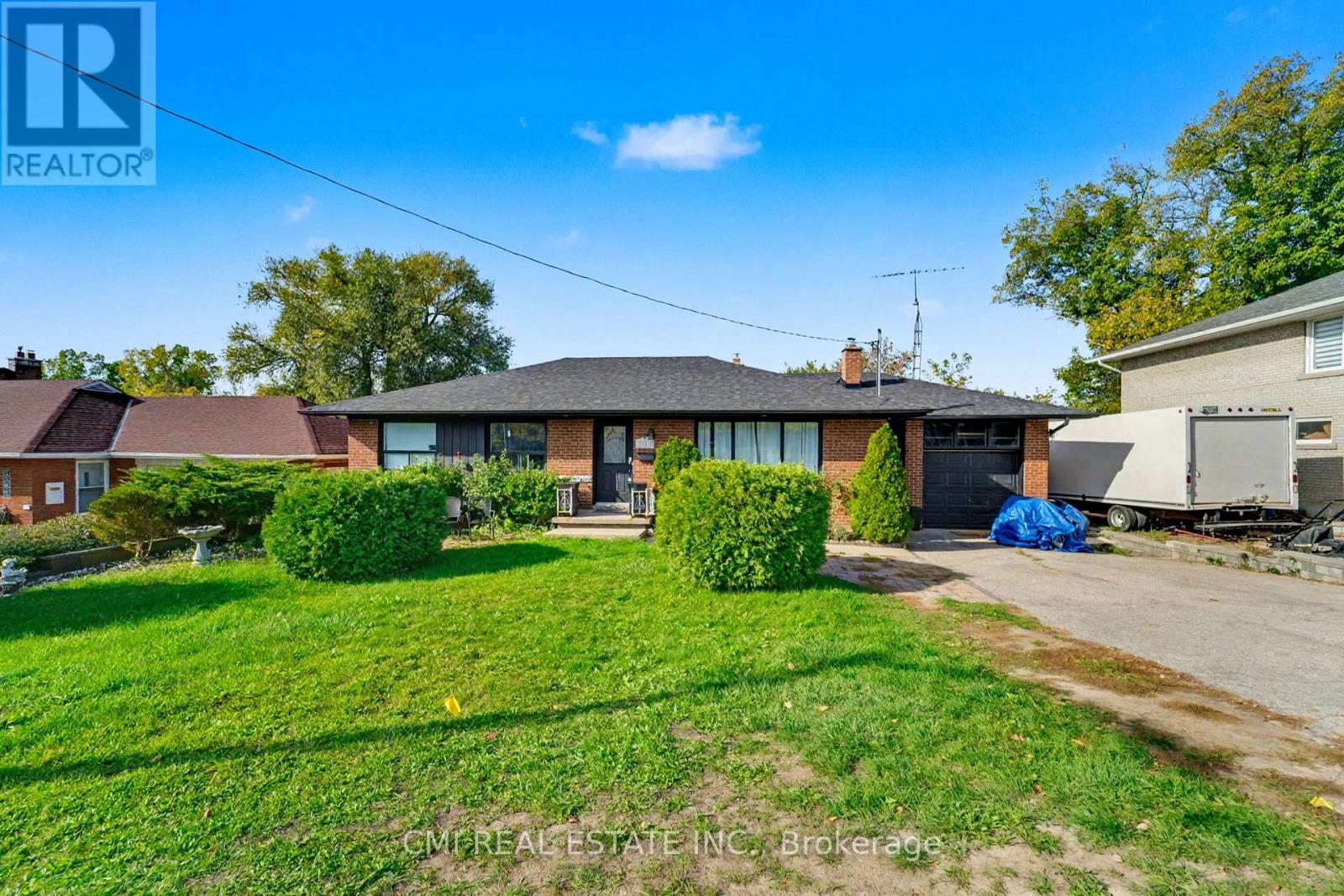 2610 Islington Avenue Property Photo 1
