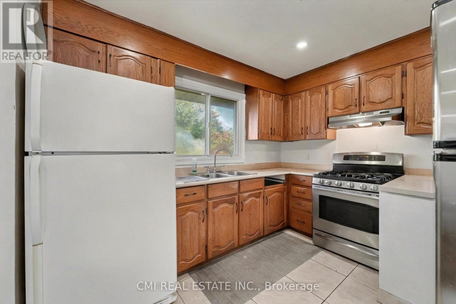 2610 Islington Avenue Property Photo 7