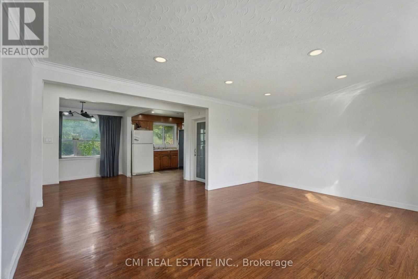 2610 Islington Avenue Property Photo 11