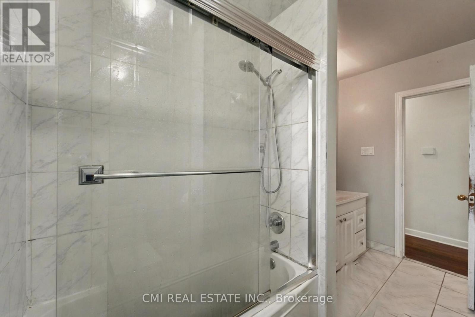 2610 Islington Avenue Property Photo 16