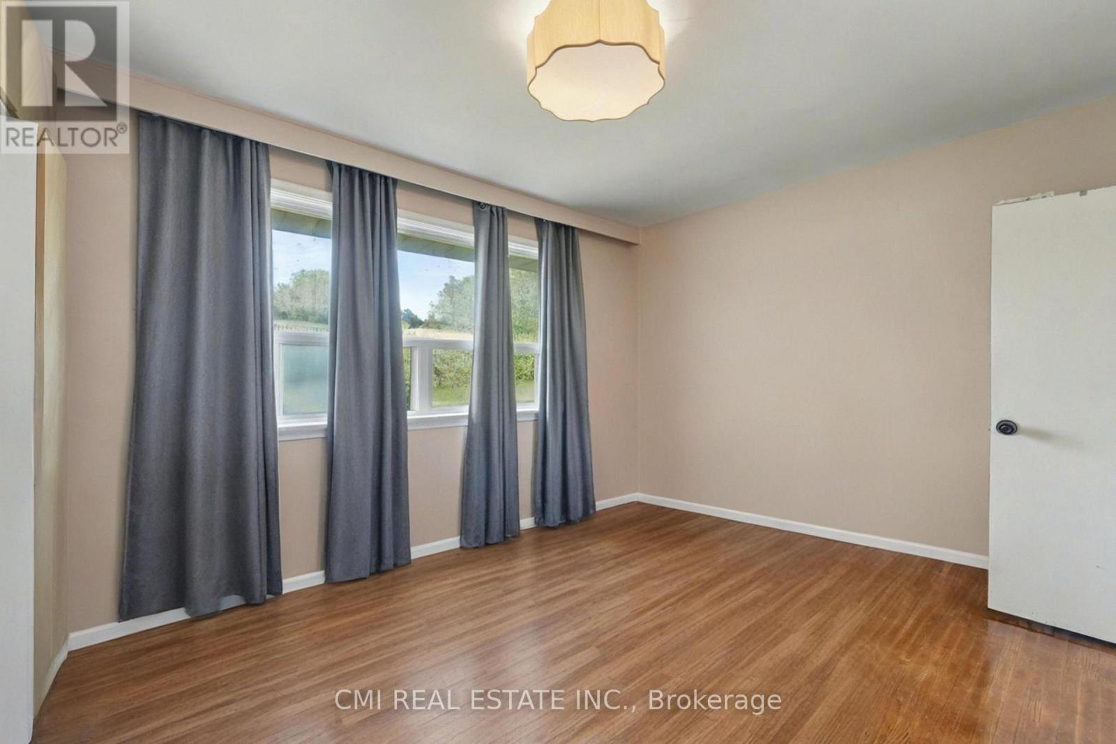 2610 Islington Avenue Property Photo 18