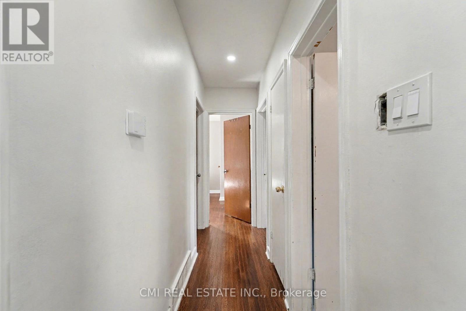 2610 Islington Avenue Property Photo 22