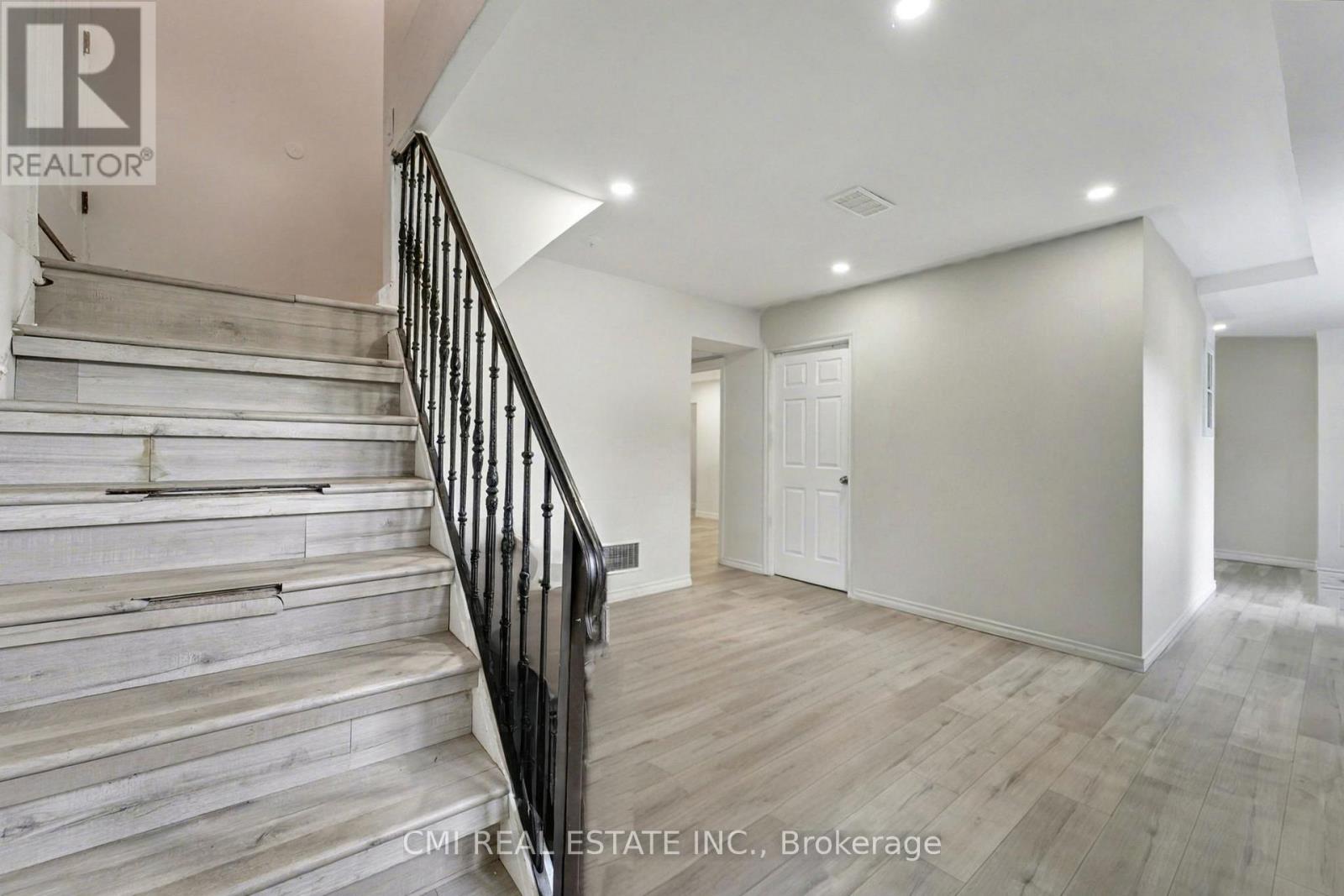 2610 Islington Avenue Property Photo 24