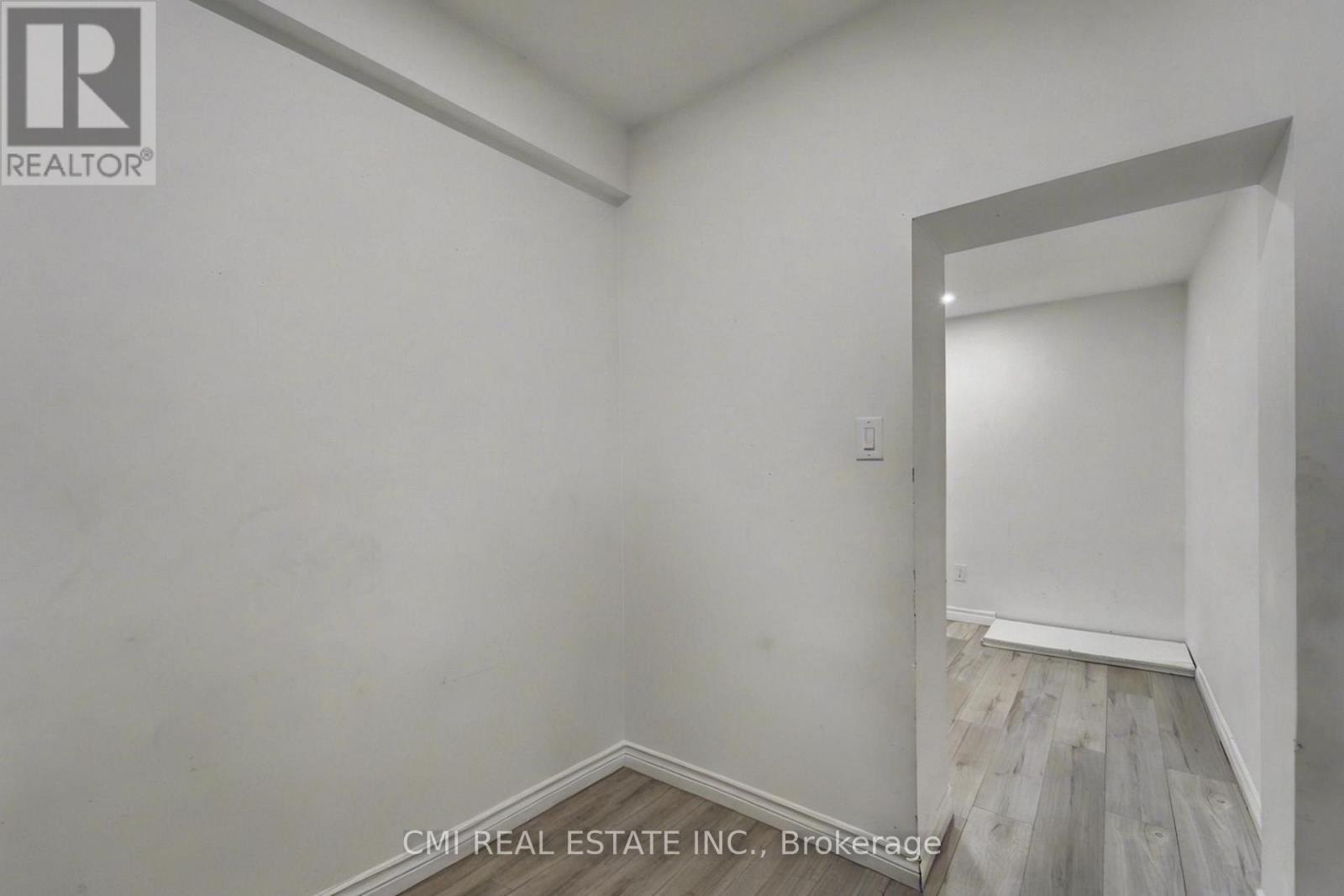 2610 Islington Avenue Property Photo 28