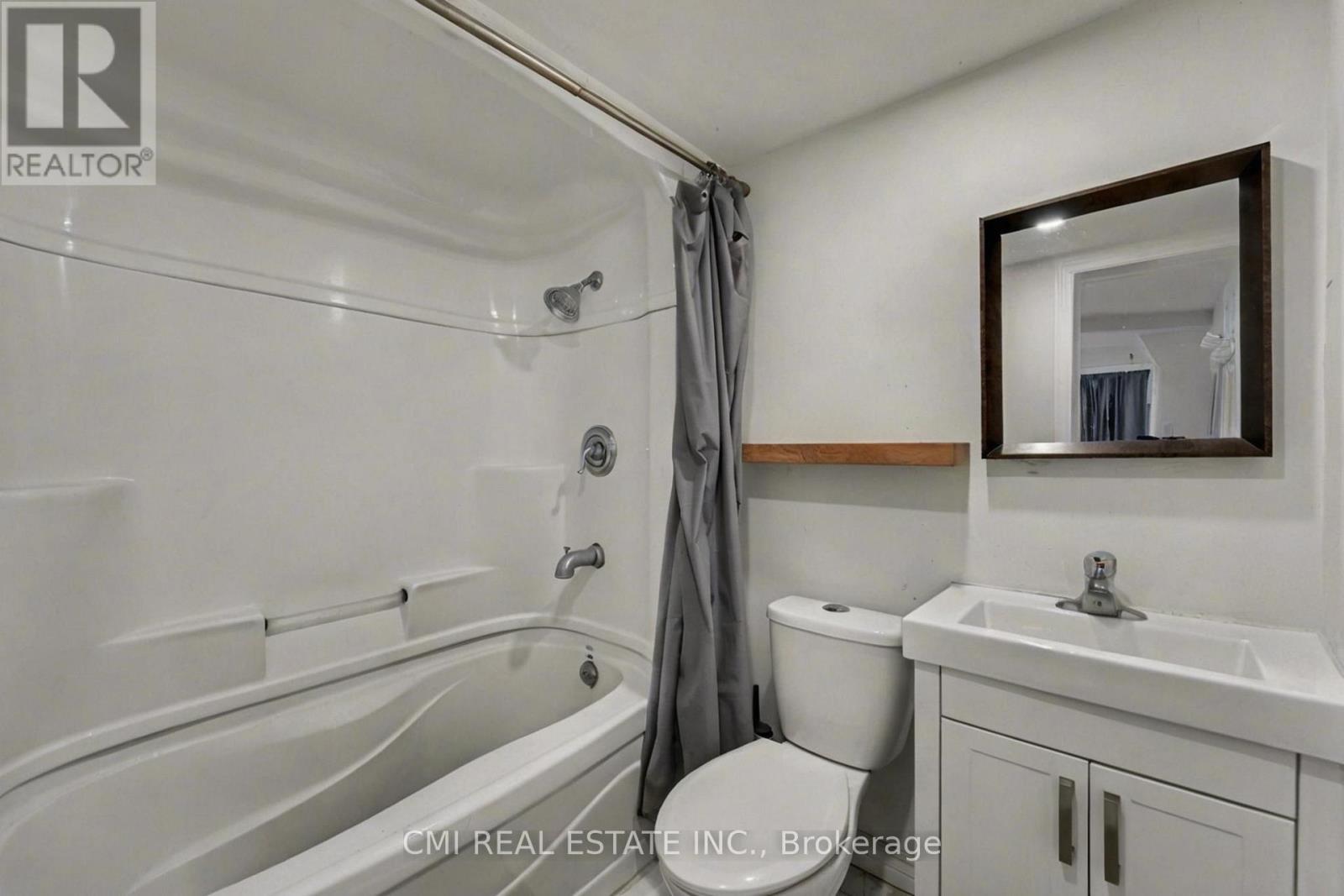2610 Islington Avenue Property Photo 29