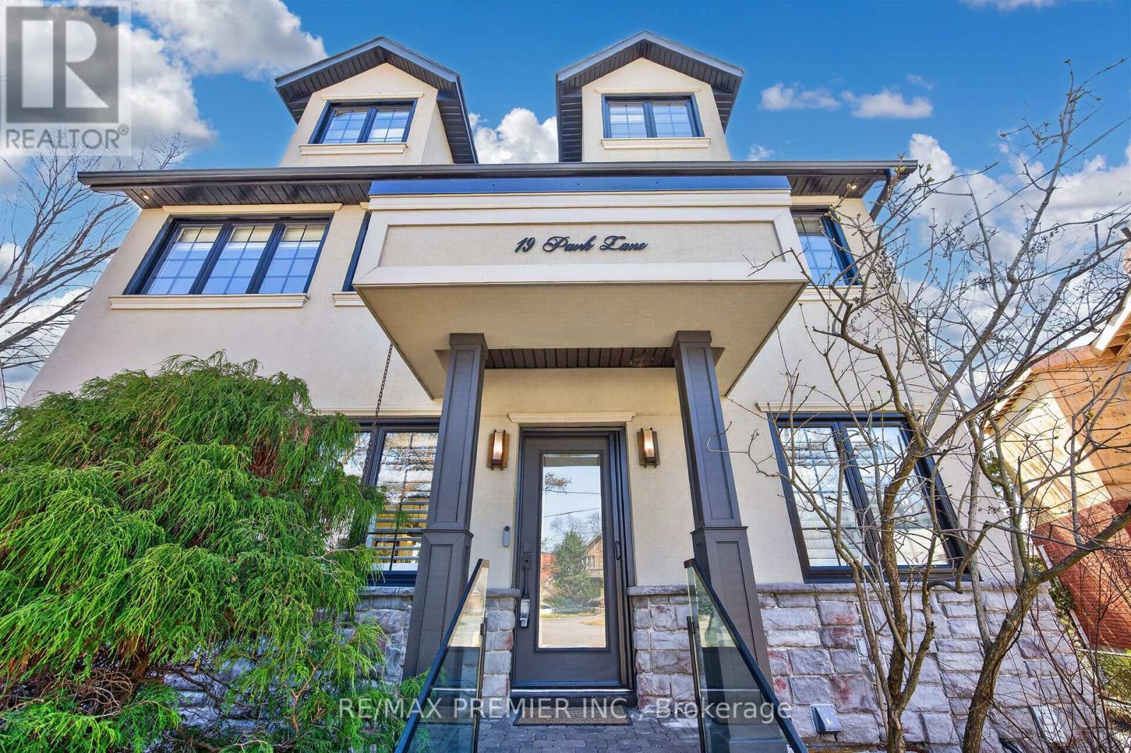 19 Park Lane Property Photo 3