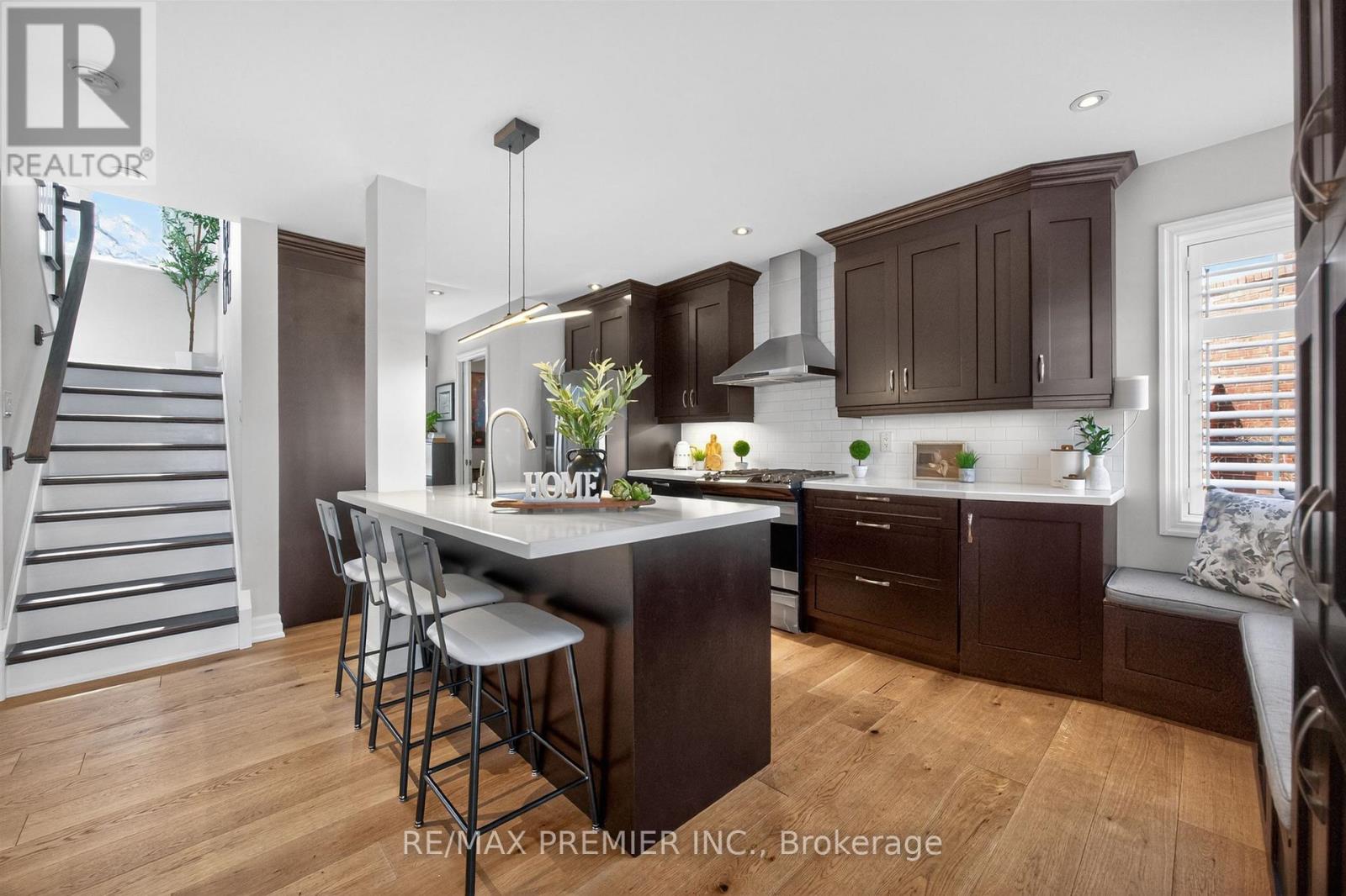 19 Park Lane Property Photo 4