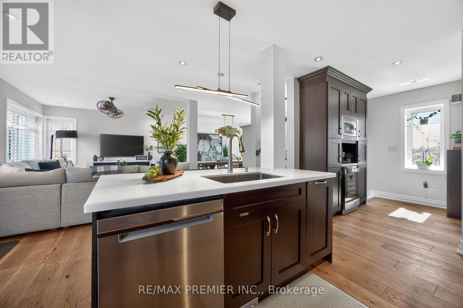 19 Park Lane Property Photo 6