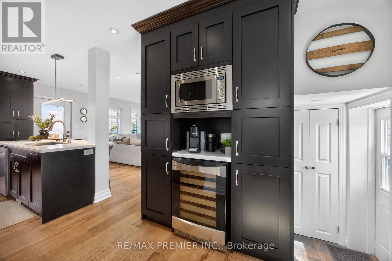19 Park Lane Property Photo 8