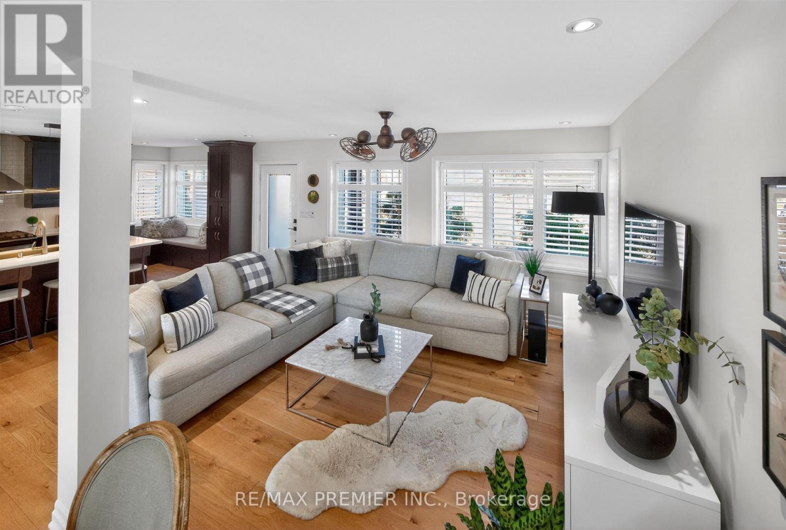 19 Park Lane Property Photo 9