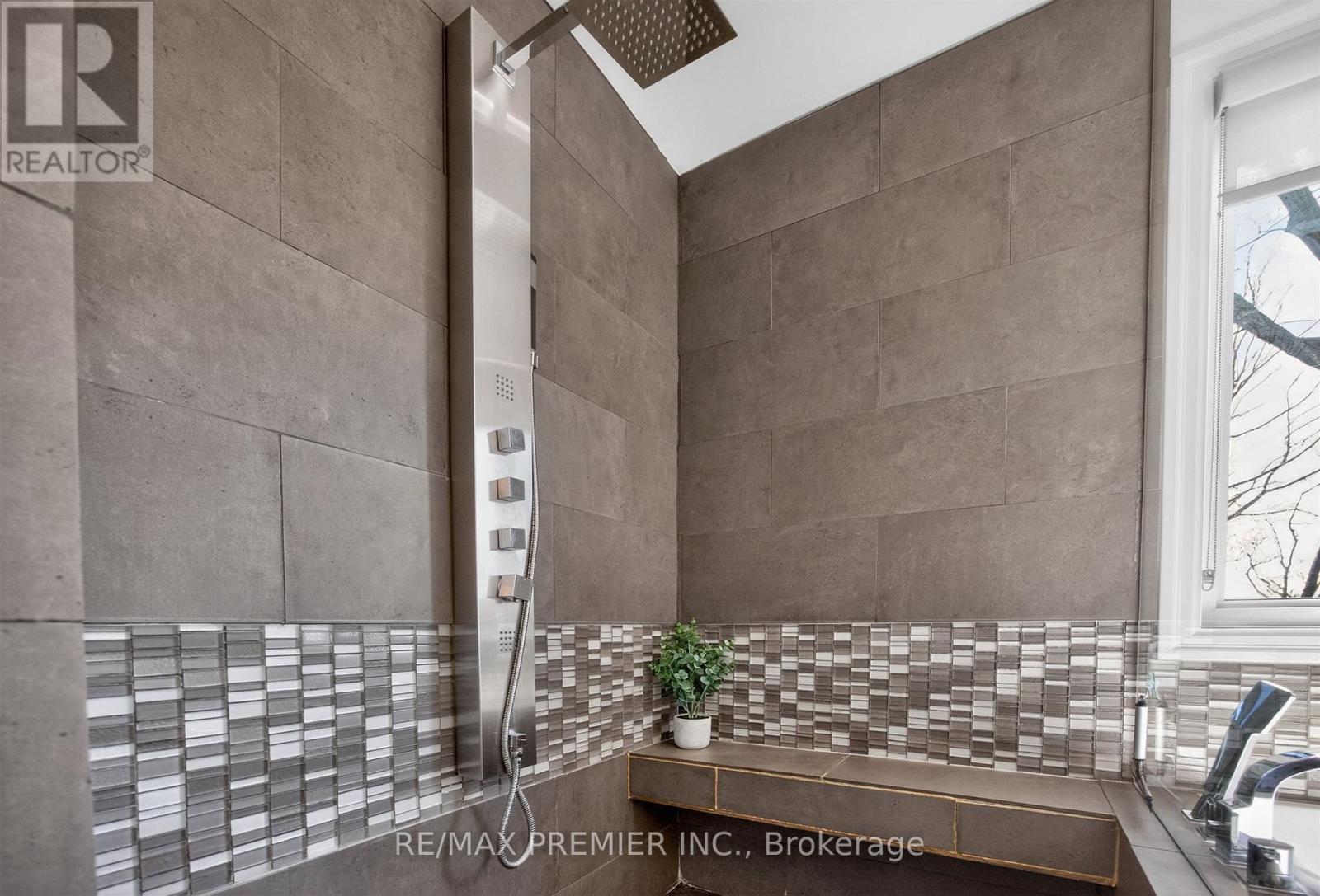 19 Park Lane Property Photo 20