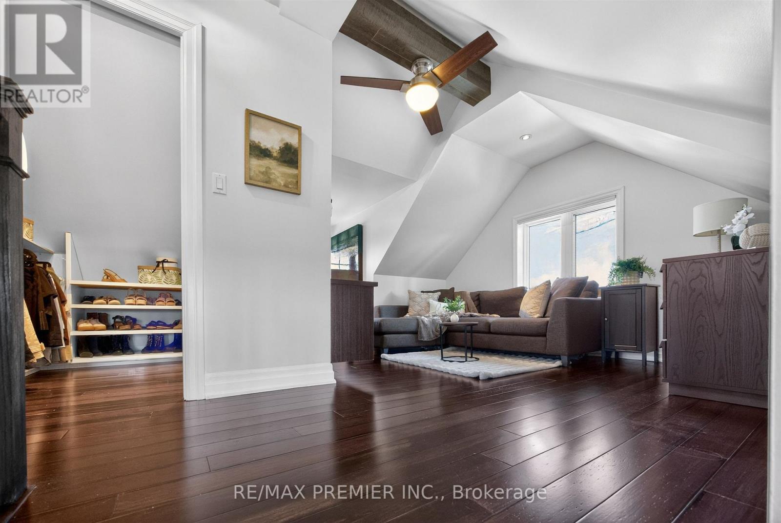 19 Park Lane Property Photo 24