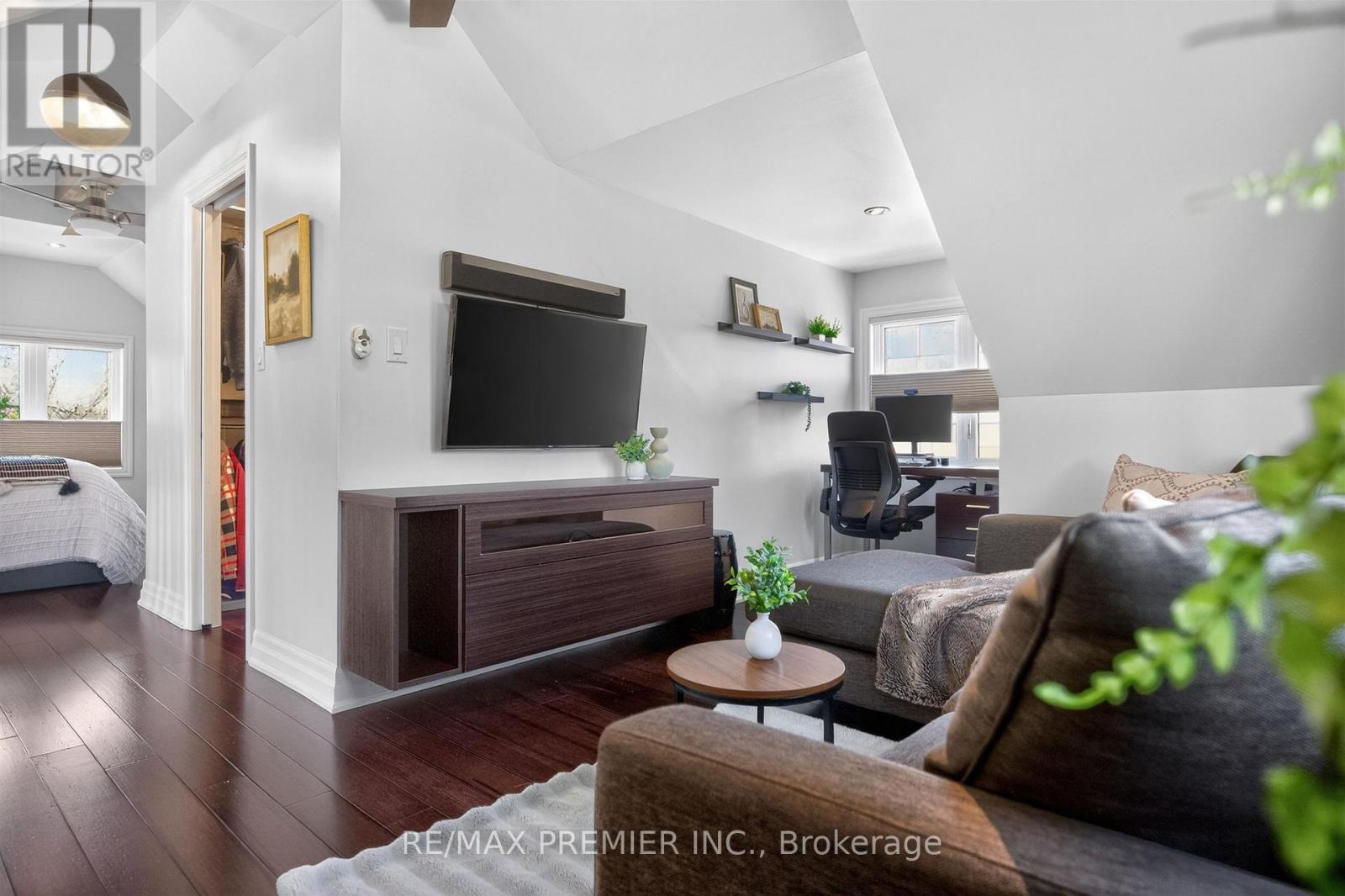 19 Park Lane Property Photo 26