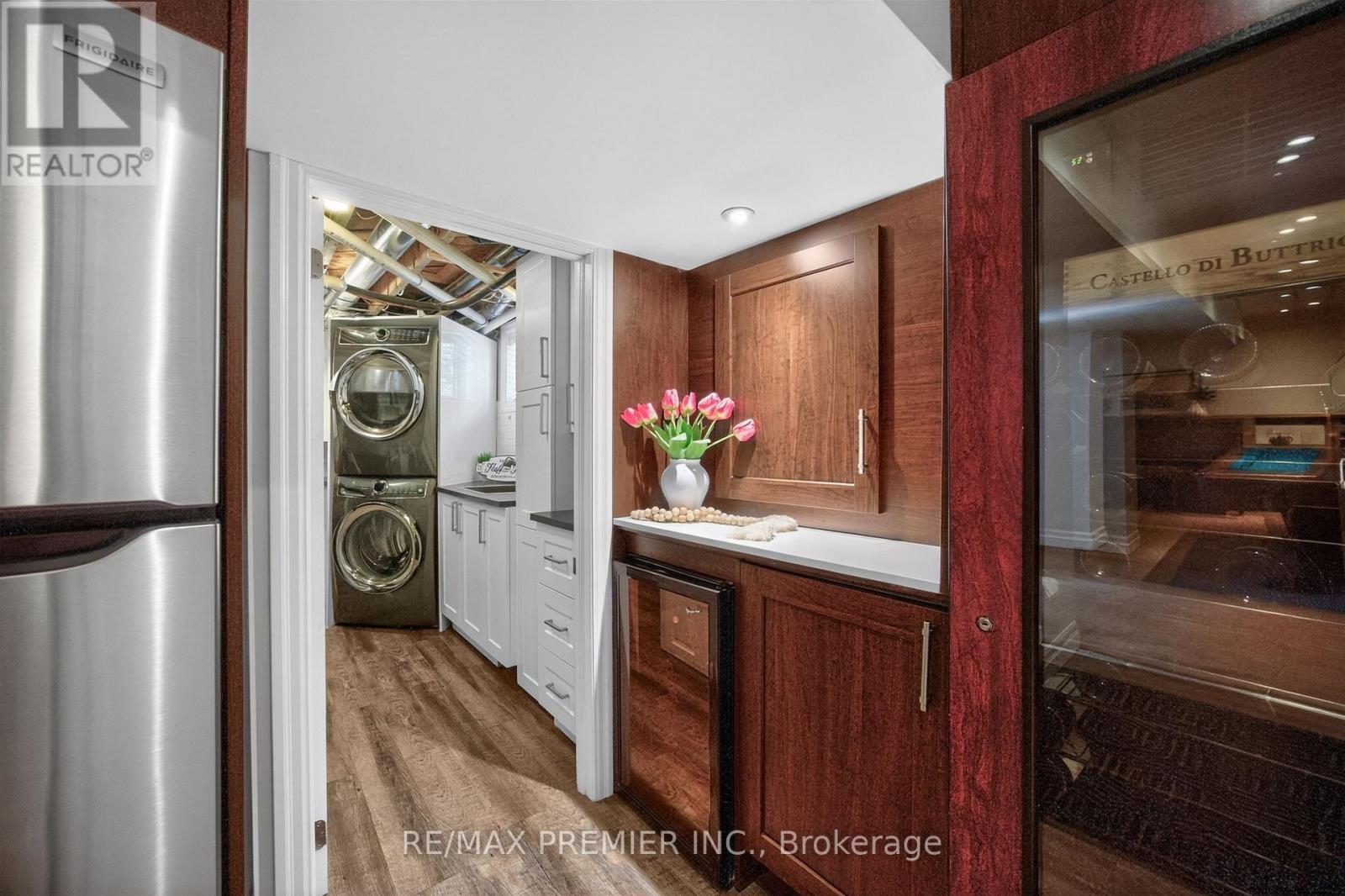 19 Park Lane Property Photo 31