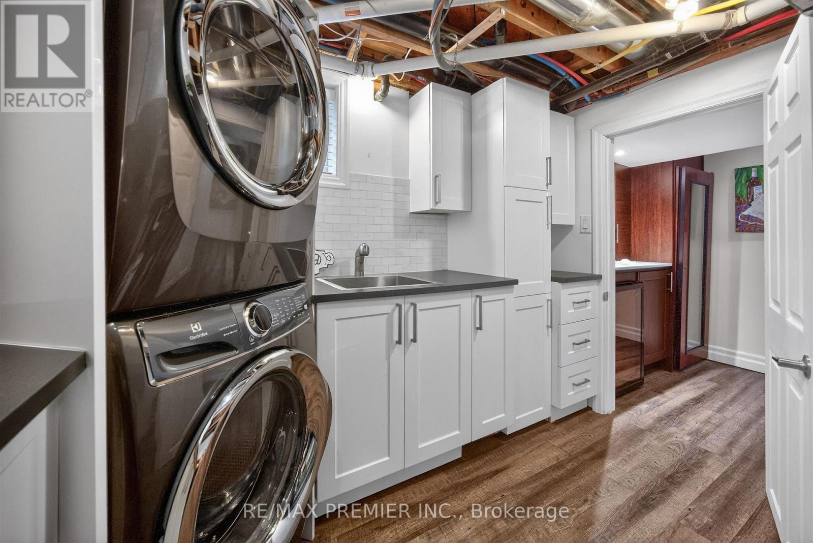 19 Park Lane Property Photo 32