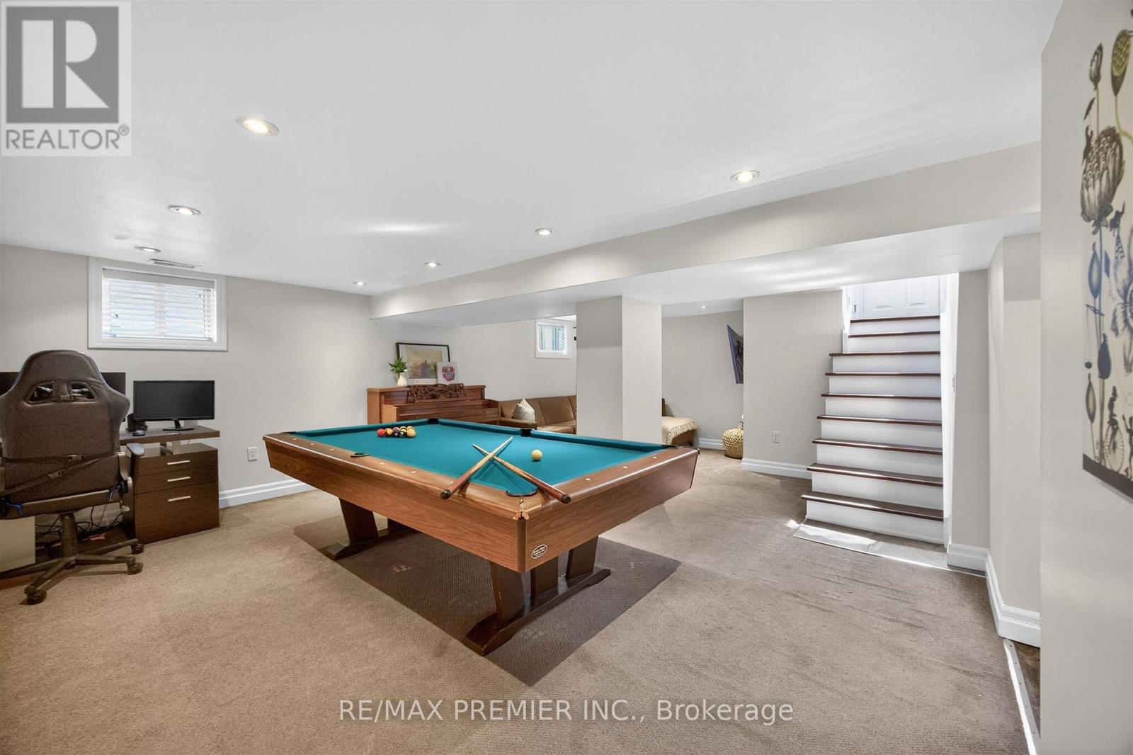 19 Park Lane Property Photo 33