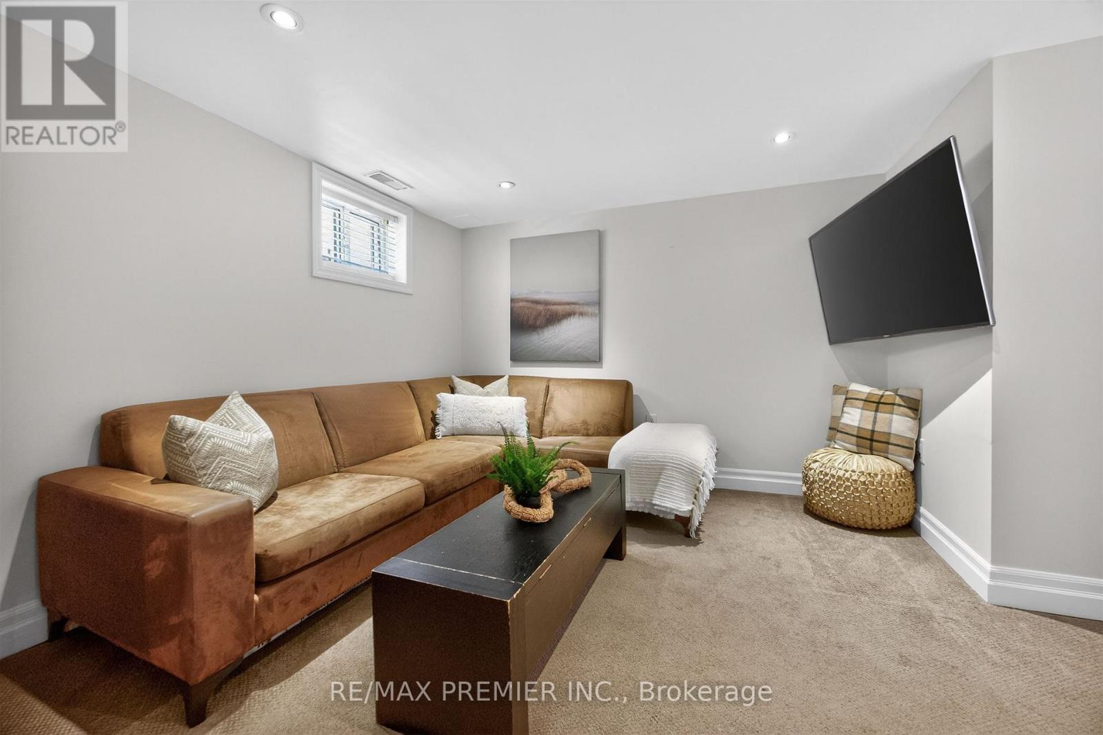 19 Park Lane Property Photo 35