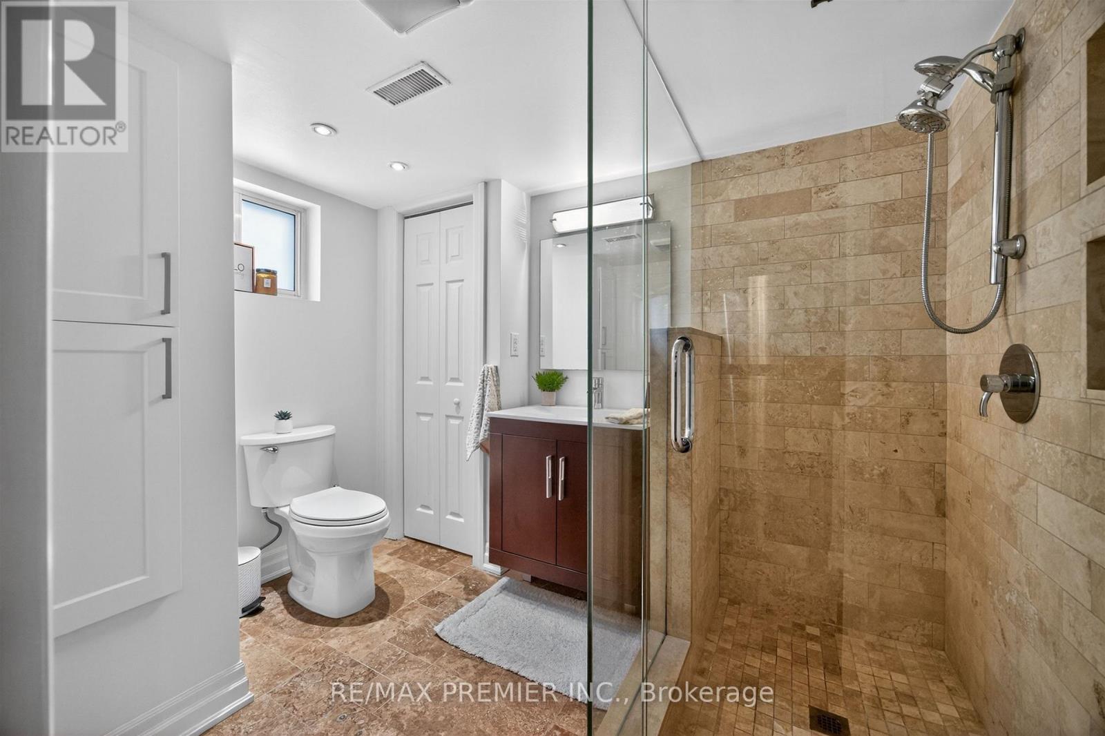 19 Park Lane Property Photo 38