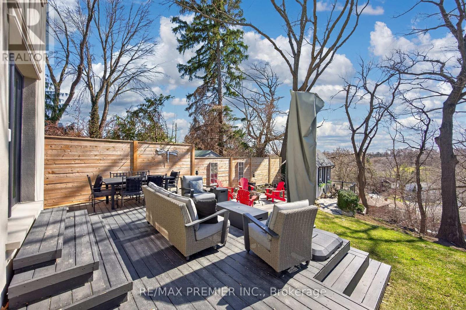 19 Park Lane Property Photo 40