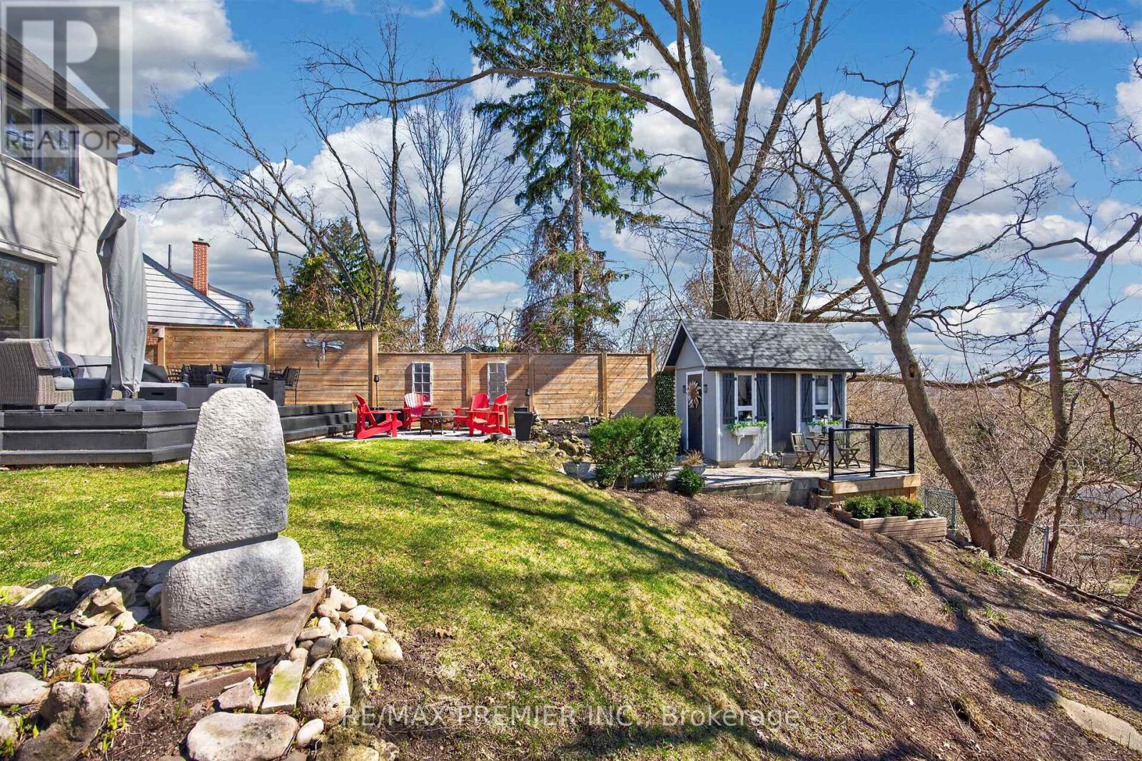 19 Park Lane Property Photo 41