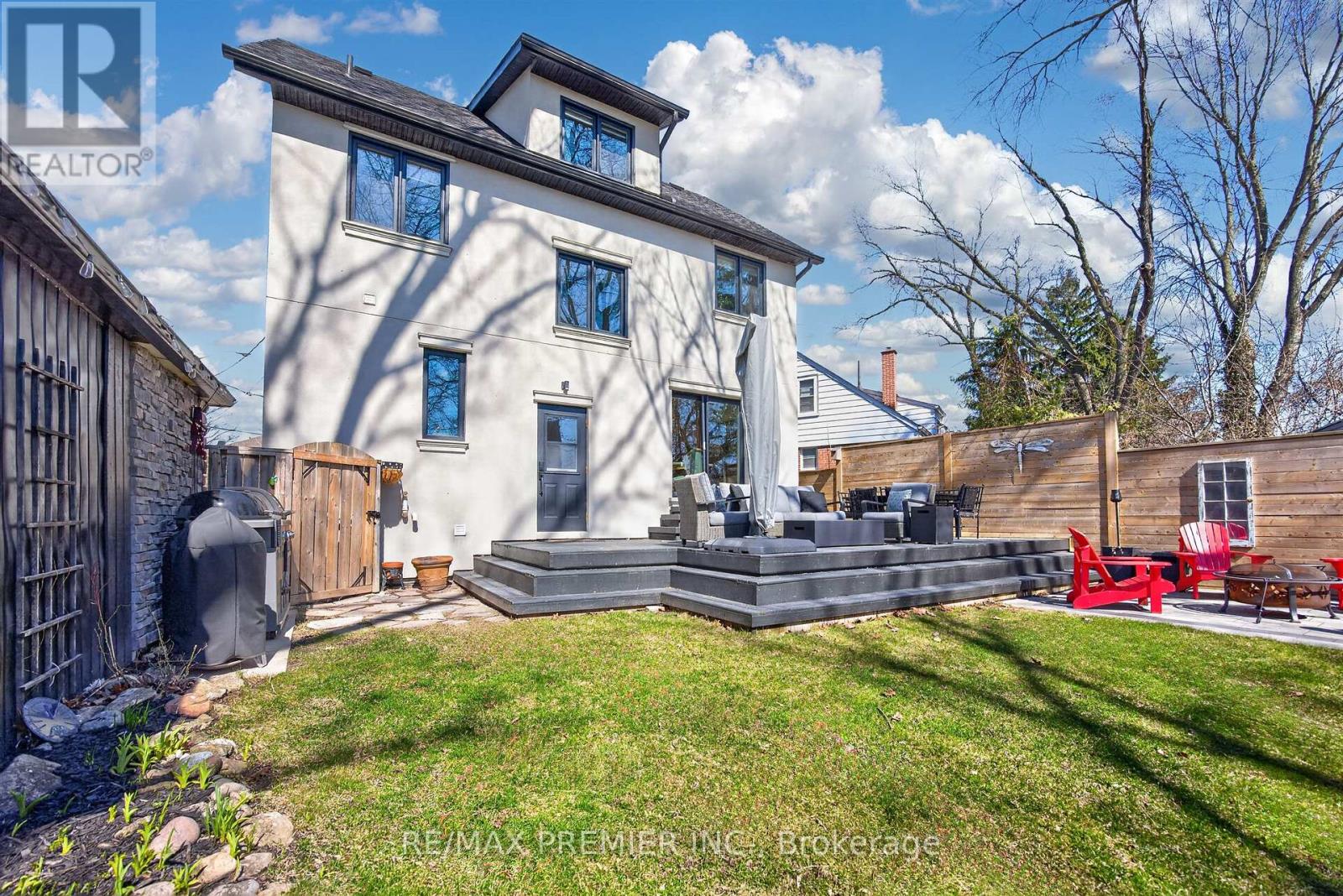 19 Park Lane Property Photo 43