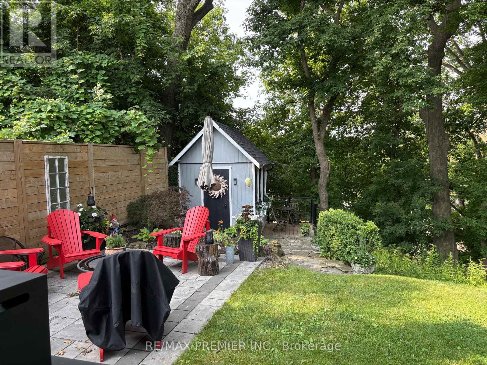 19 Park Lane Property Photo 45