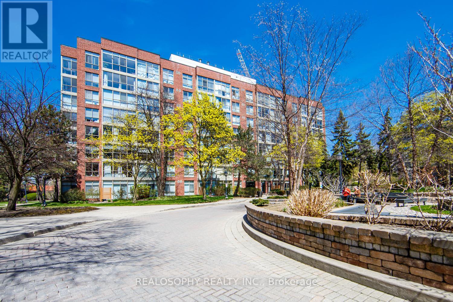 756 - 24 SOUTHPORT STREET Property Photo 1