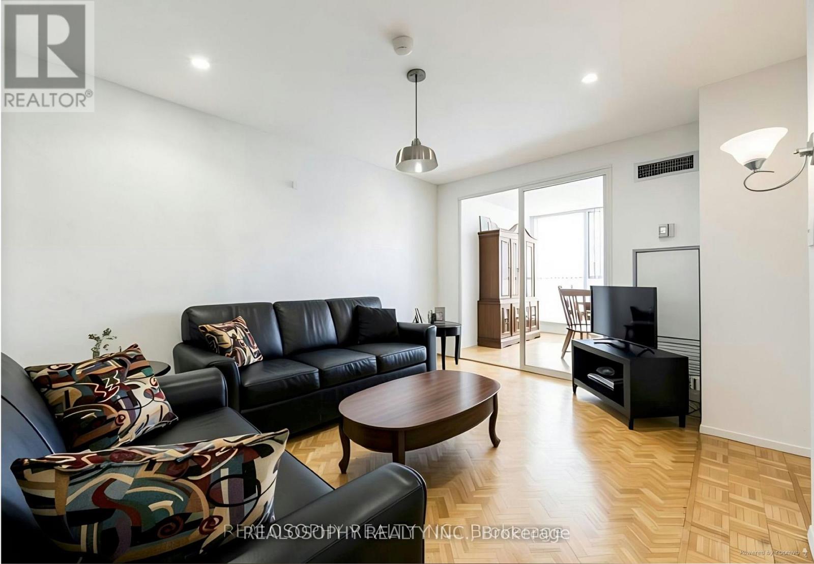 756 - 24 Southport Street Property Photo 3