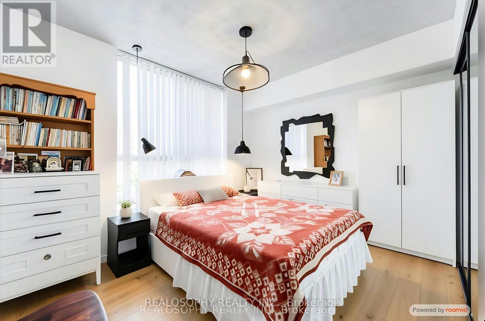 756 - 24 Southport Street Property Photo 8