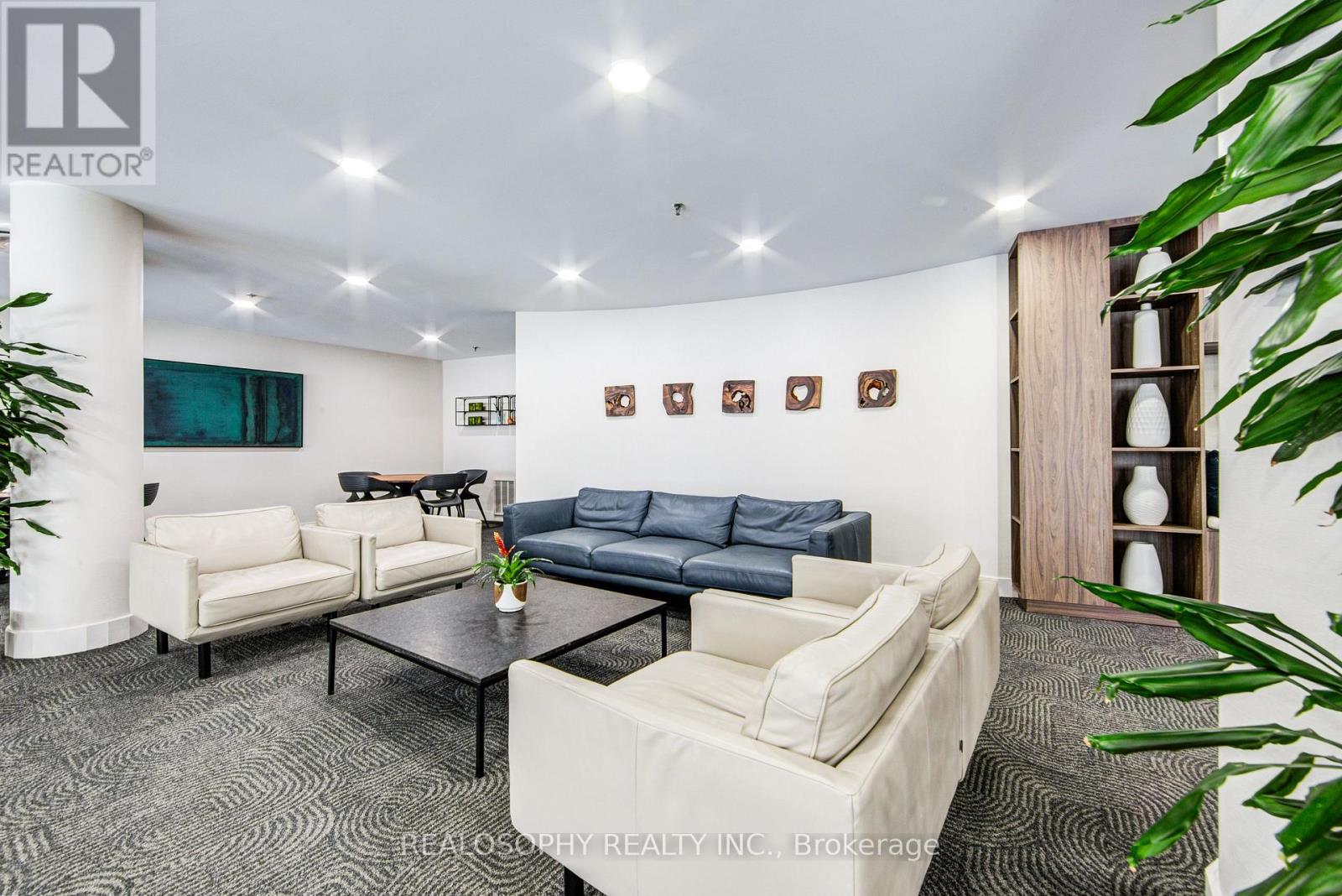 756 - 24 Southport Street Property Photo 18